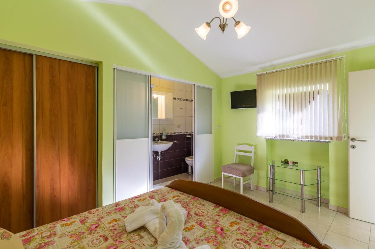 Apartments Korina 칸파나르 외부 사진