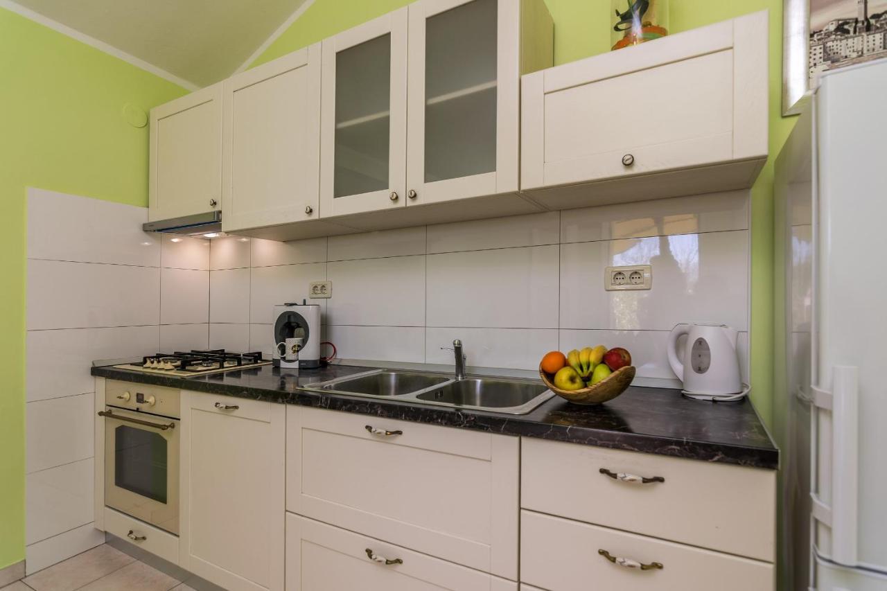 Apartments Korina 칸파나르 외부 사진