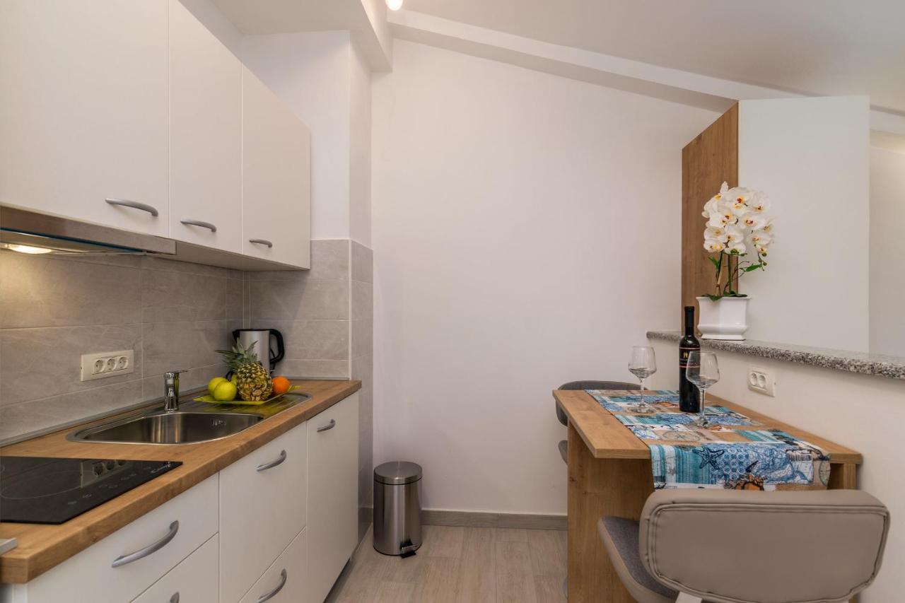 Apartments Korina 칸파나르 외부 사진