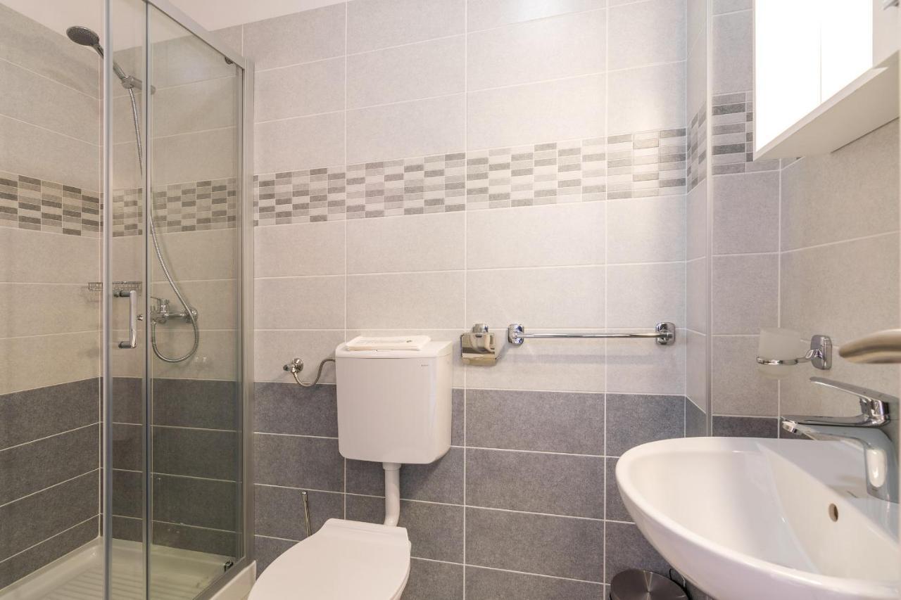 Apartments Korina 칸파나르 외부 사진